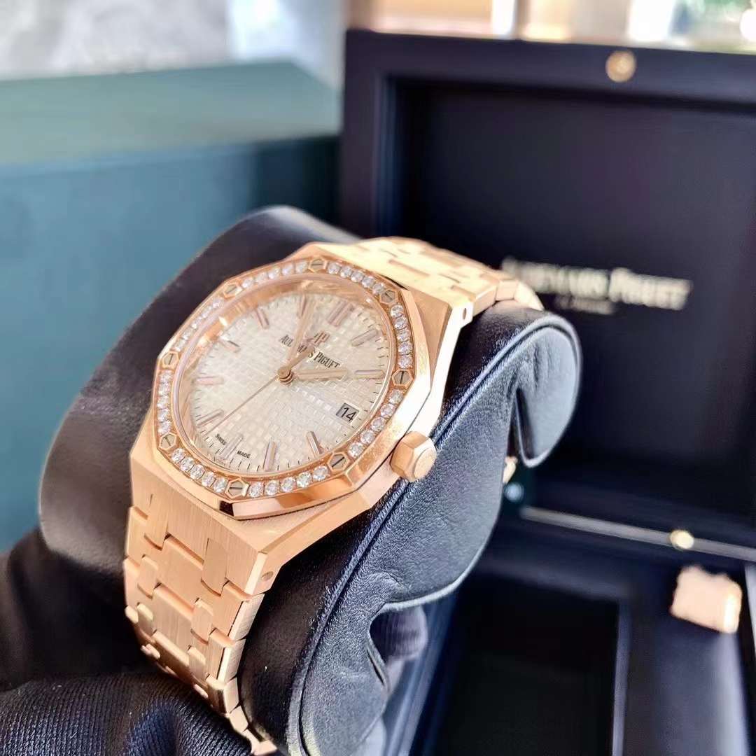 Audemars Piguet 77351OR Royal Oak